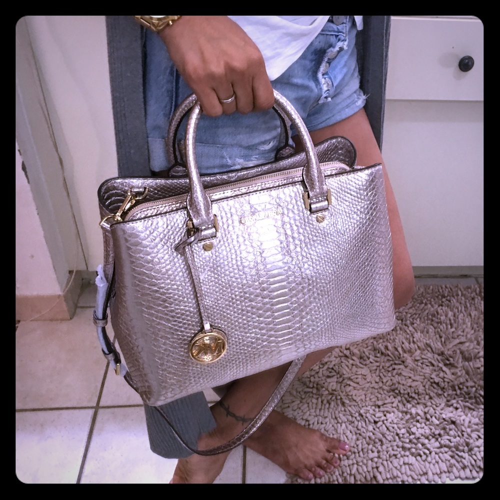 Michael Kor's Savanna Embossed Satchel & wallet - Picture 7 of 8